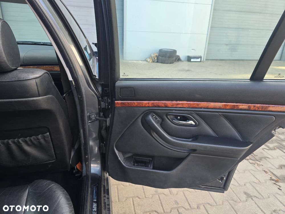BMW Seria 5 520i - 13