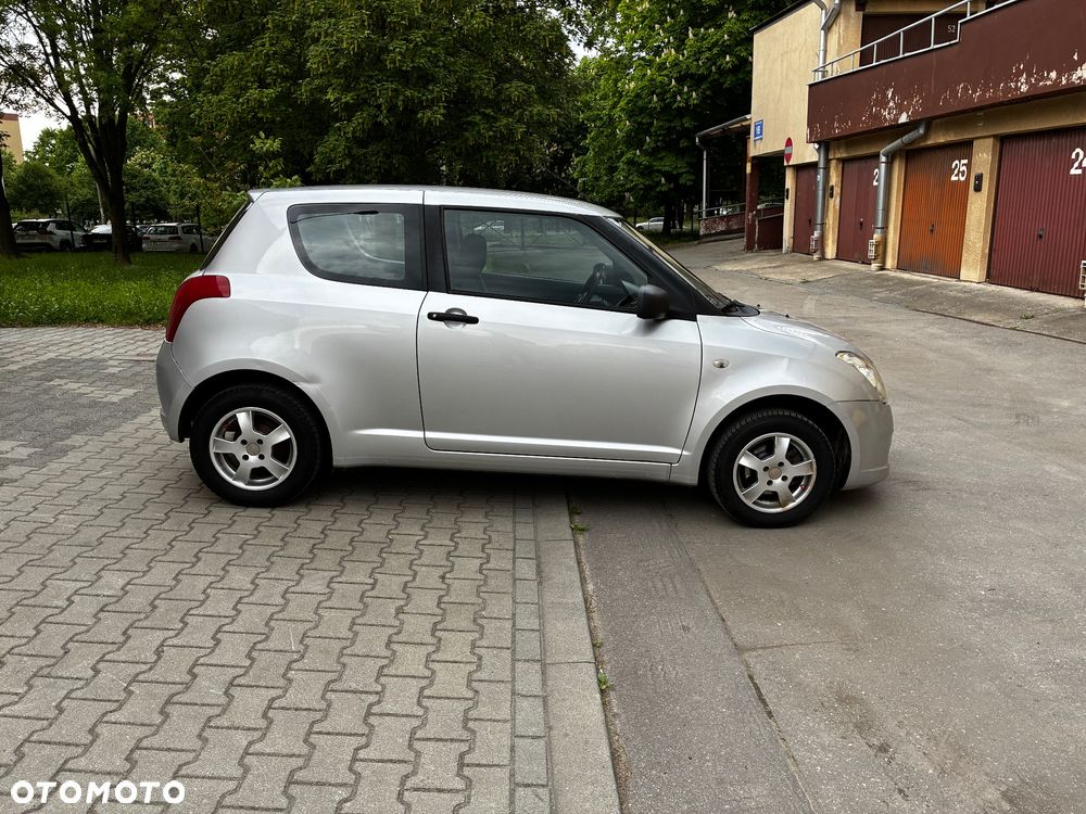 Suzuki Swift 1.3 Sakura - 5
