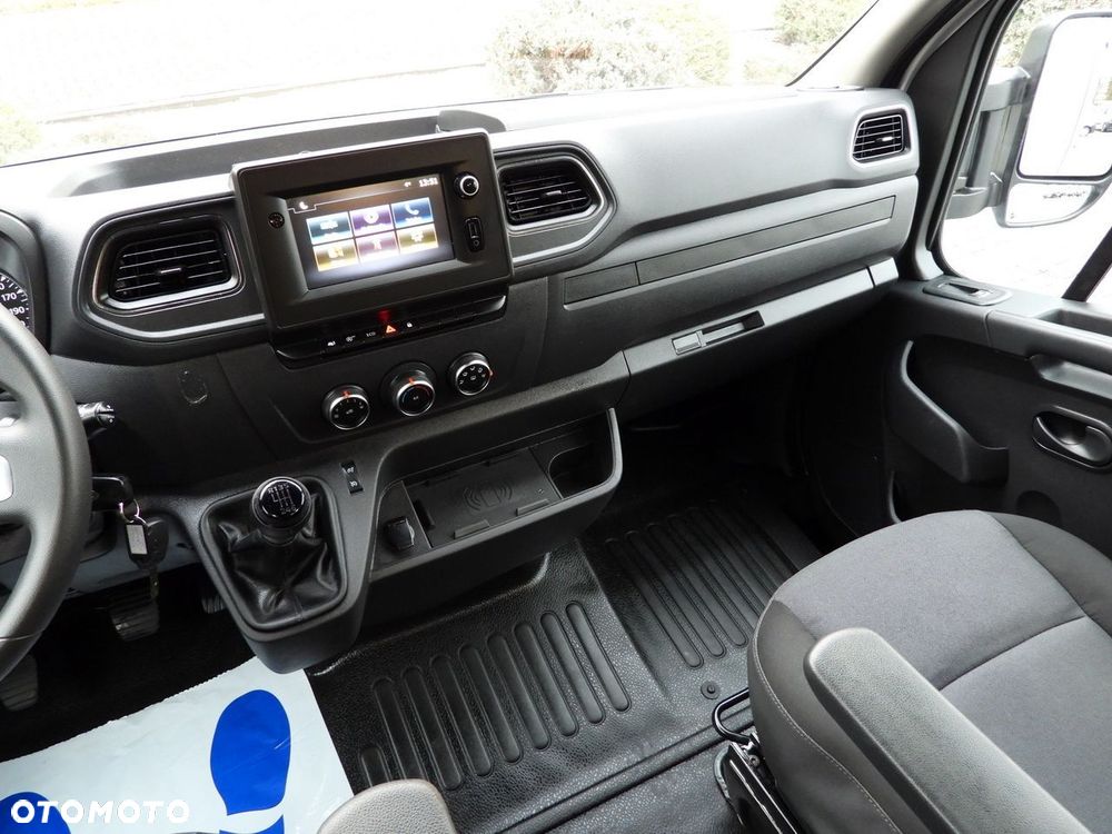 Renault MASTER PLANDEKA 8 PALET TEMPOMAT NAWIGACJA LEDY PNEUMATYKA KLIMATYZACJA  165KM - 28