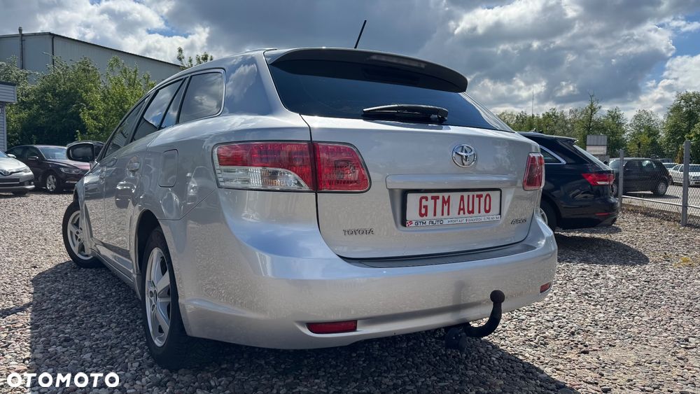 Toyota Avensis 1.8 Sol NAVI - 11