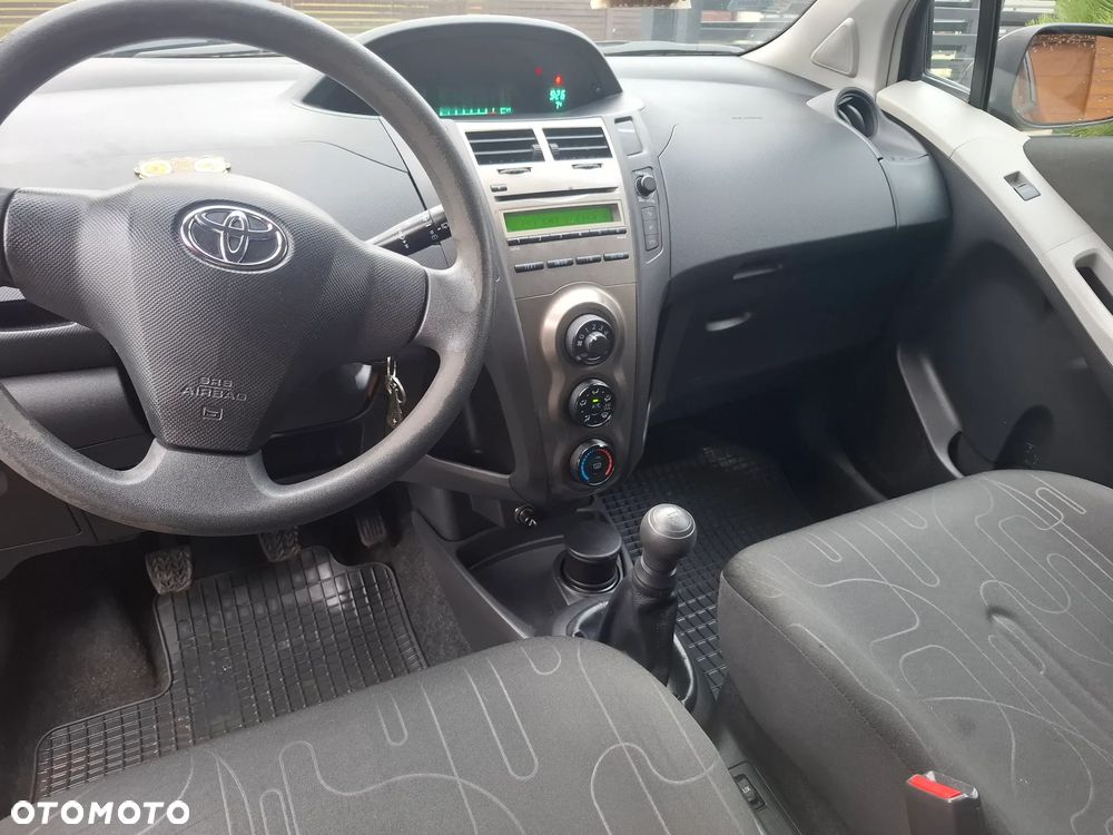 Toyota Yaris - 5