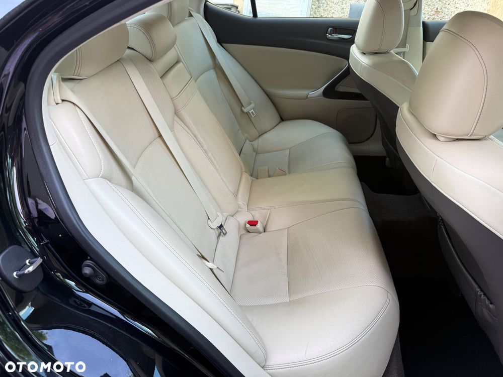 Lexus IS 250 Luxury Line - 16