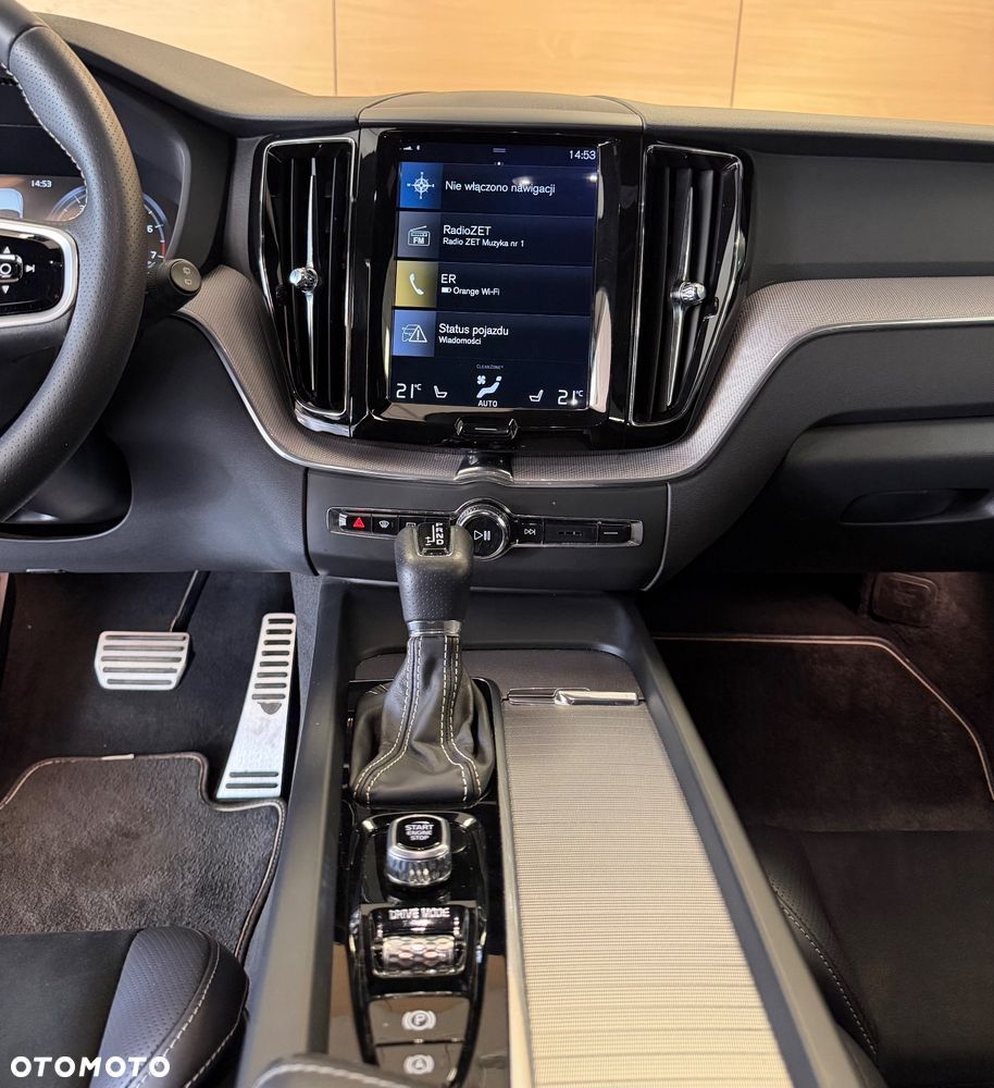 Volvo XC 60 T5 GPF R-Design - 19