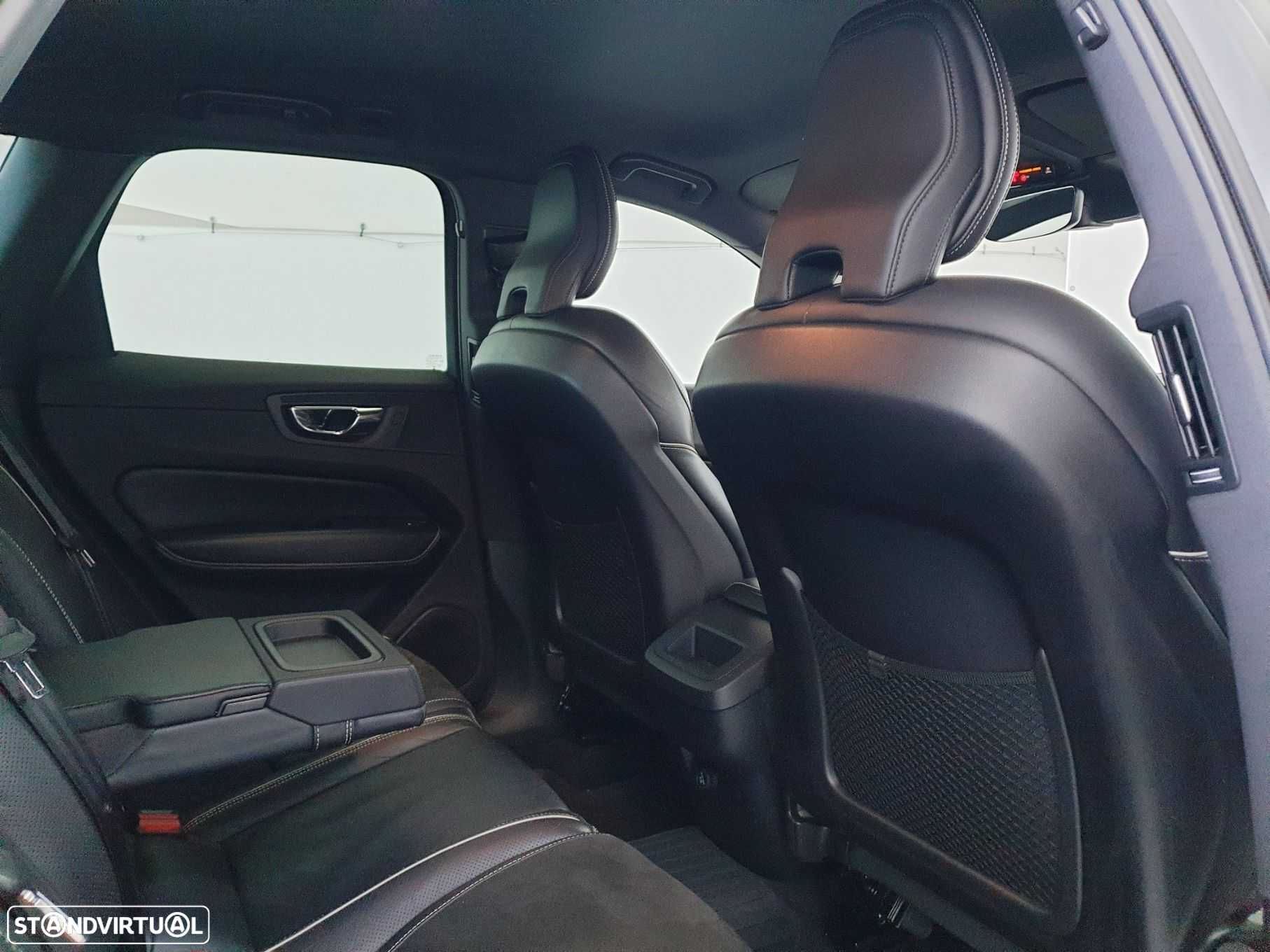 Volvo XC 60 2.0 D4 R-Design Geartronic - 28