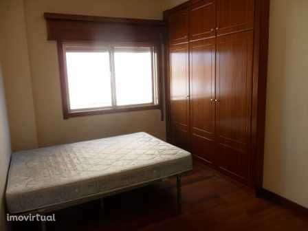 Apartamento T2 na Rua Dr. Joaquim Trigo de Negreiros em Mirandela - Grande imagem: 2/5