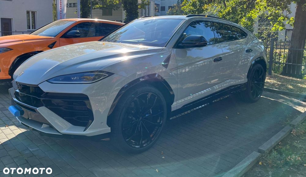 Lamborghini Urus - 1