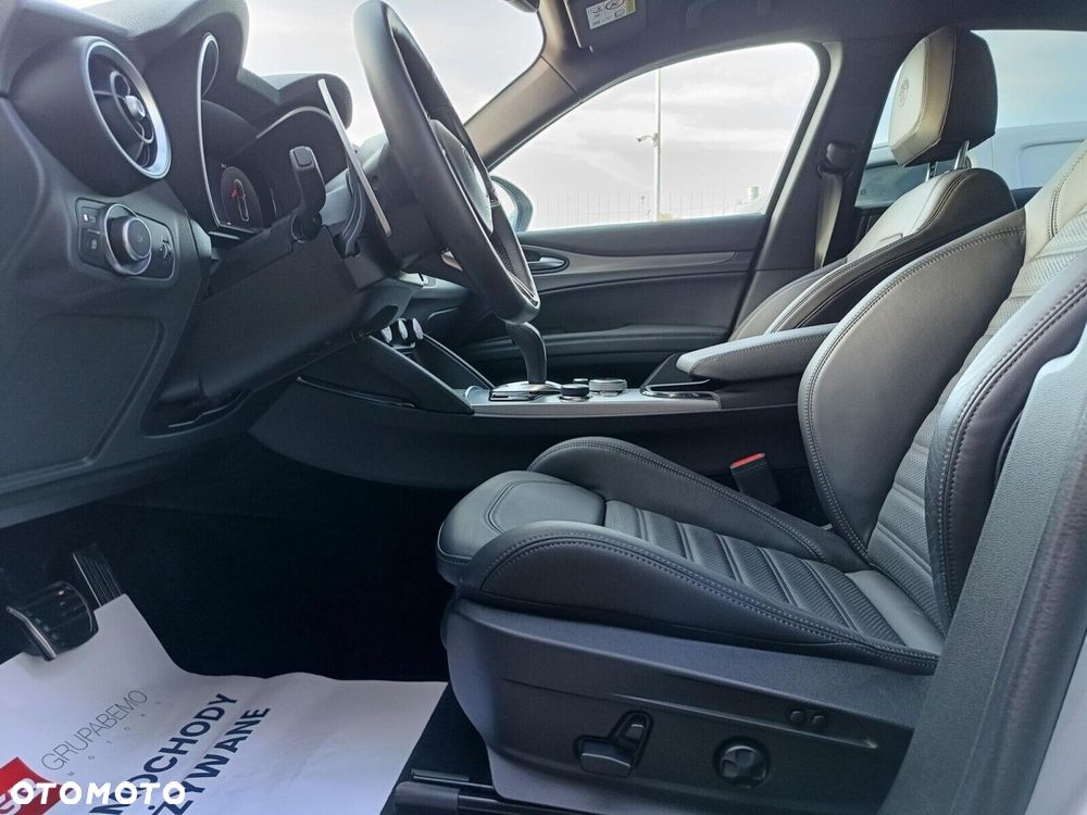 Alfa Romeo Stelvio 2.0 Turbo Veloce Q4 - 19