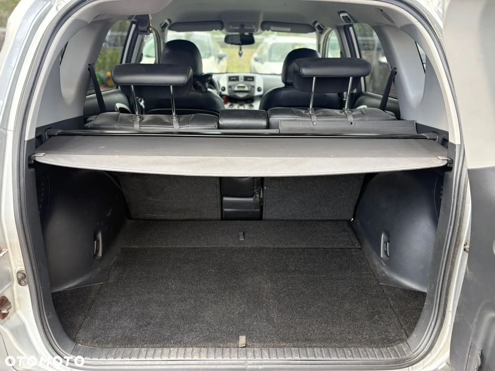 Toyota RAV4 2.2 D-4D 4x2 - 15