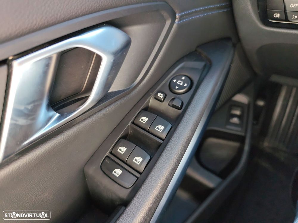 BMW 320 d Touring Pack Desportivo M Auto - 25