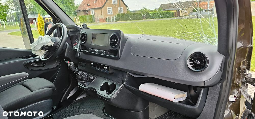 Mercedes-Benz Sprinter - 10