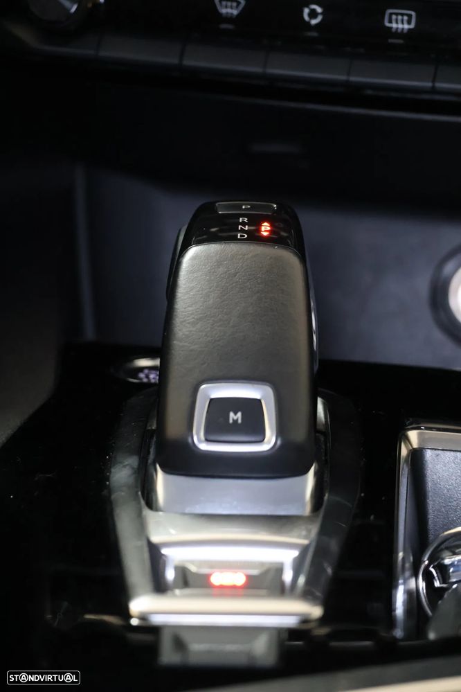 Peugeot 3008 BlueHDi 130 Stop & Start EAT8 Allure - 17