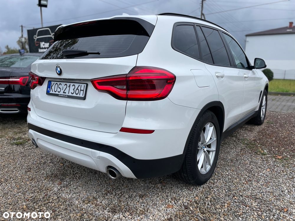 BMW X3 xDrive20d Advantage - 11