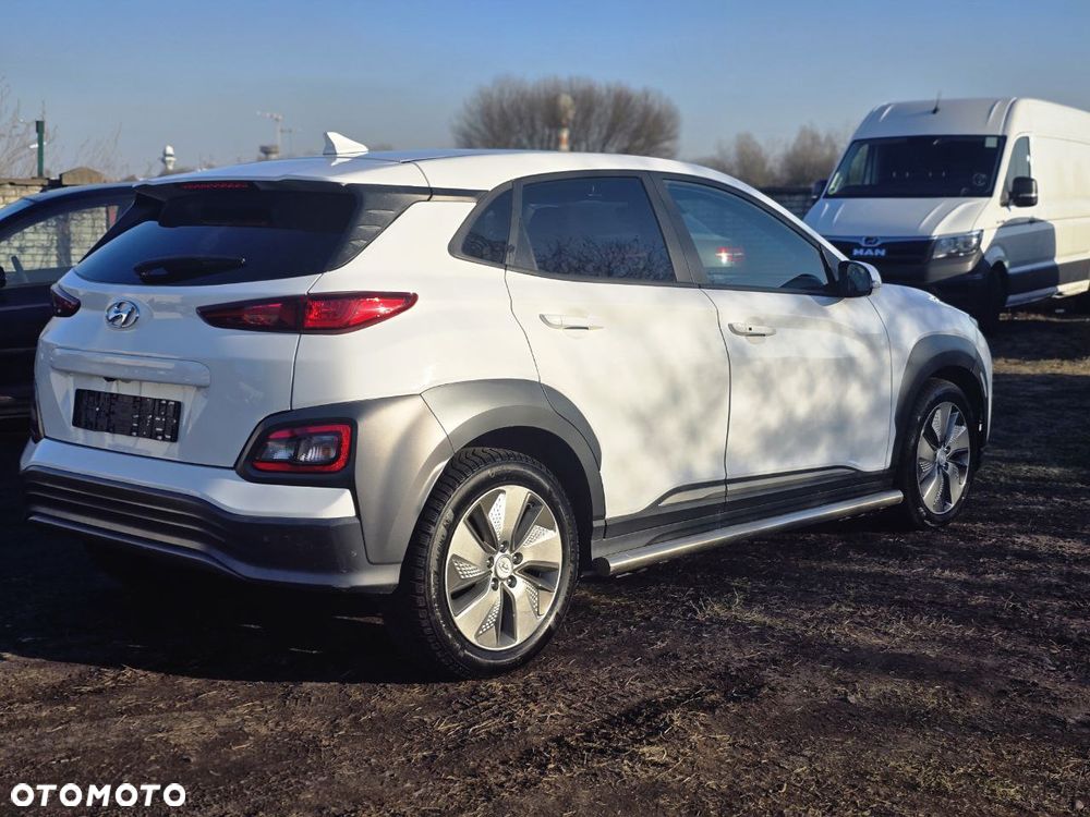 Hyundai Kona Premium - 4