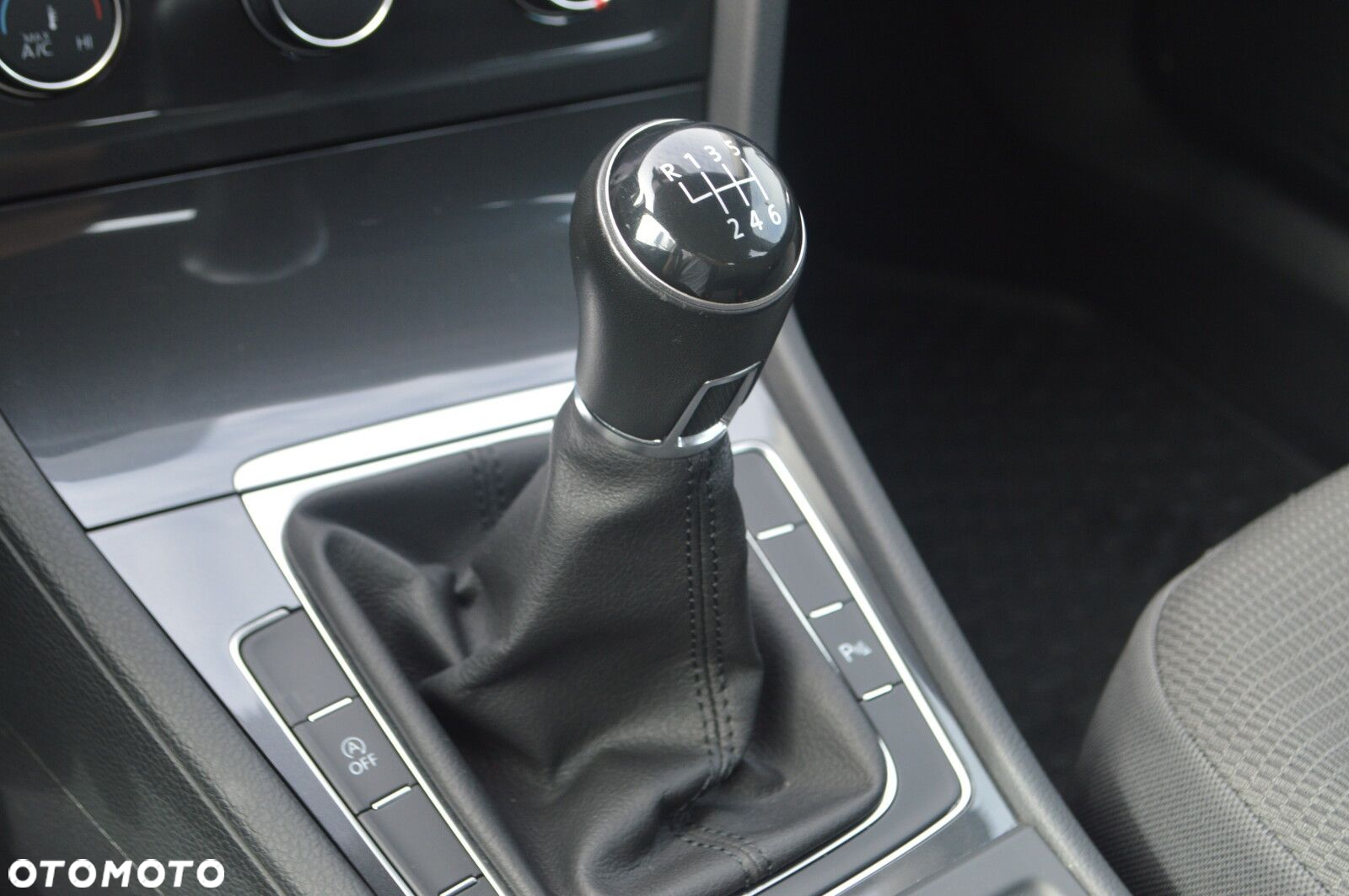 Volkswagen Golf - 19