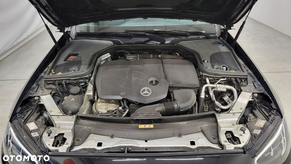 Mercedes-Benz Klasa E 220 d 4-Matic AMG/Avantgarde - 26