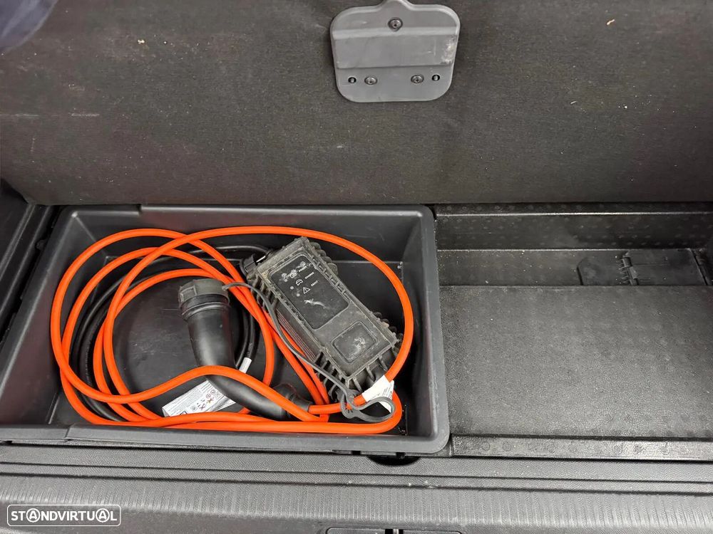 Peugeot 3008 1.6 Hybrid Allure Pack e-EAT8 - 11