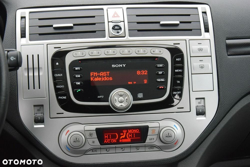 Ford Kuga 2.0 TDCi 4x4 Titanium - 28