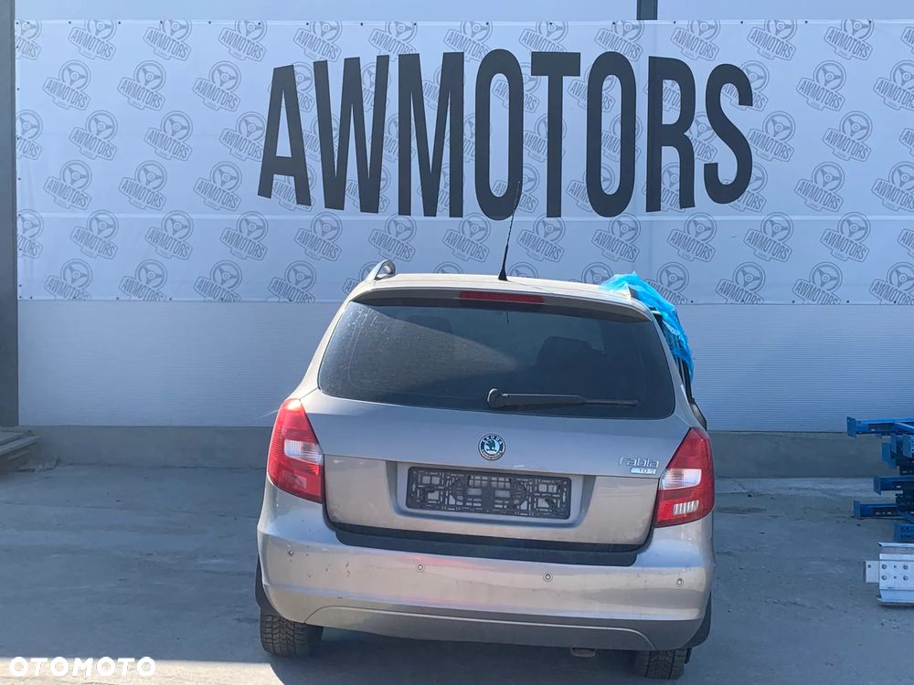 SKODA FABIA 4767 *SAMOCHÓD NA CZĘŚCI* 2008 4K / F8H MASKA, LAMPA, DRZWI, LUSTERKO, ZDERZAK, GRILL, BŁOTNIK, KLAPA, BELKA, DESKA, FOTELE, KANAPA, ĆWIARTKA KIEROWNICA, TARCZE, ZACISKI, ZAWIESZENIE, KOMPLETNY PRZÓD, KOMPLETNY TYŁ, LICZNIK, ZEGARY, PRAWE LEWE PRZÓD TYŁ - 2