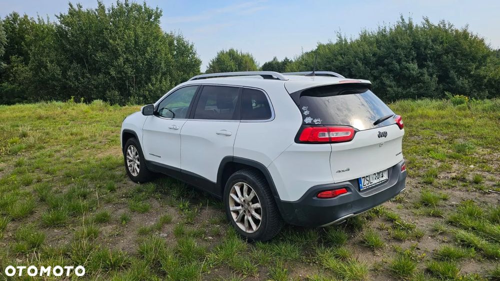 Jeep Cherokee - 4