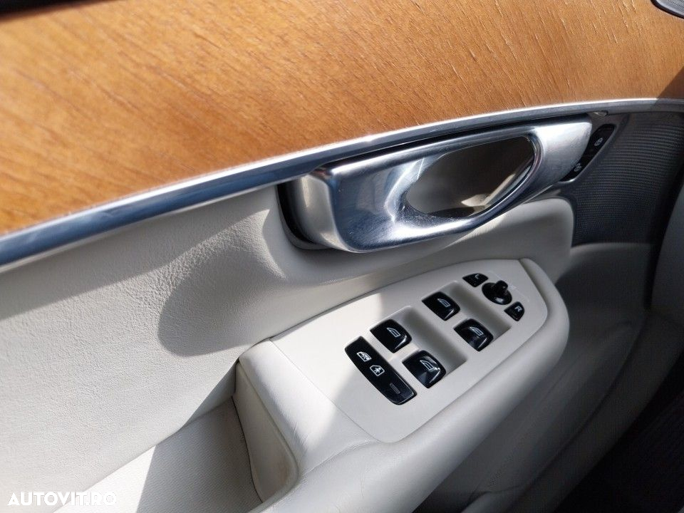 Volvo XC 90 - 12