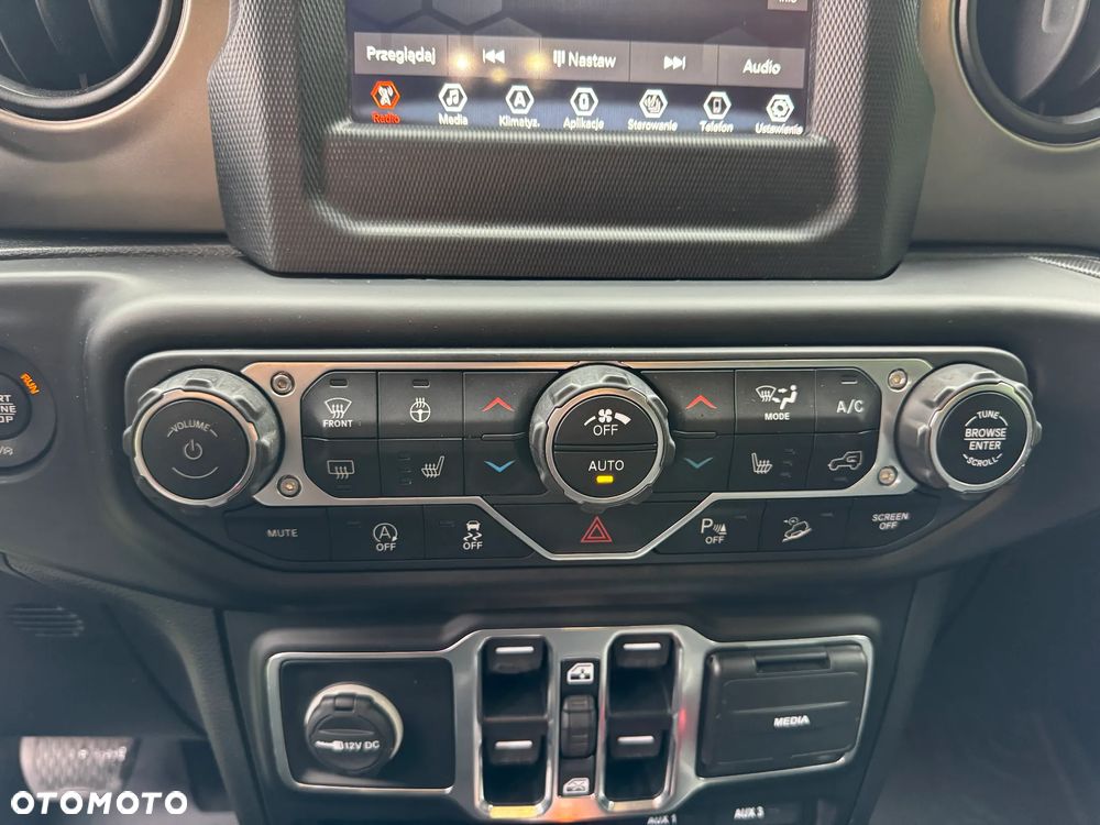 Jeep Wrangler - 24