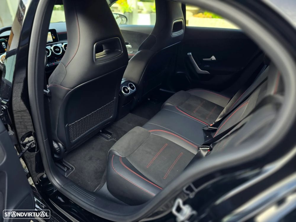 Mercedes-Benz A 180 d AMG Line - 11