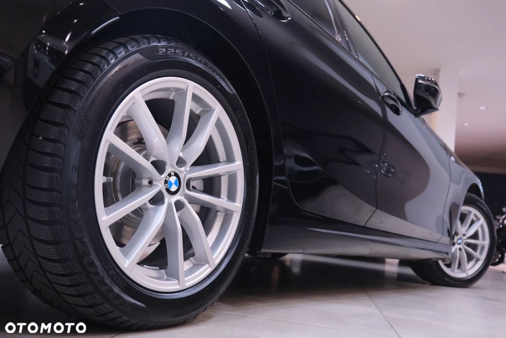 BMW Seria 3 320d xDrive M Sport - 10