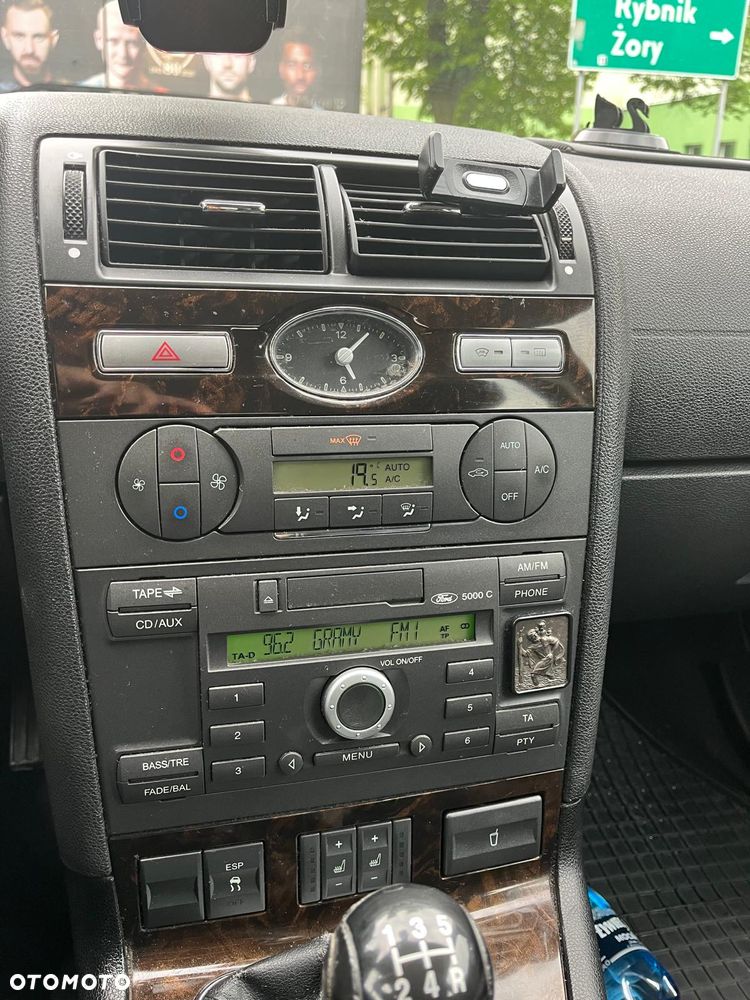 Ford Mondeo 2.0 TDCI DPF Ghia - 14