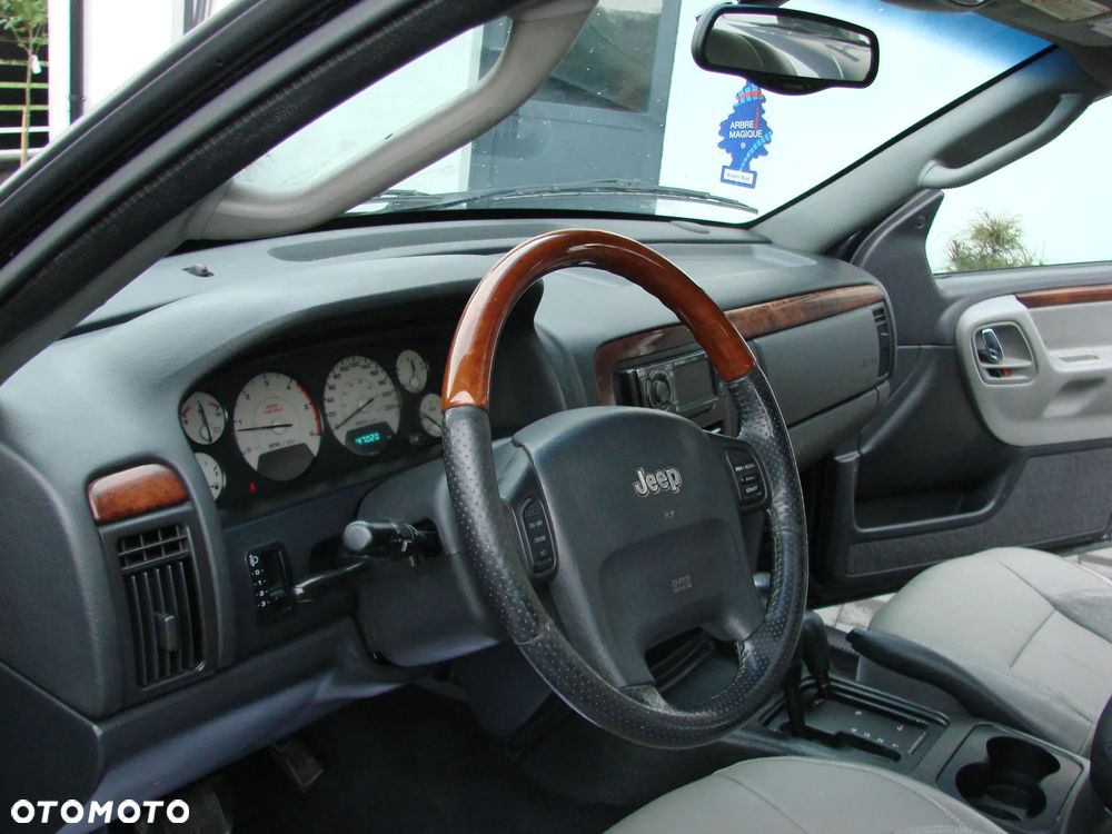 Jeep Grand Cherokee - 17