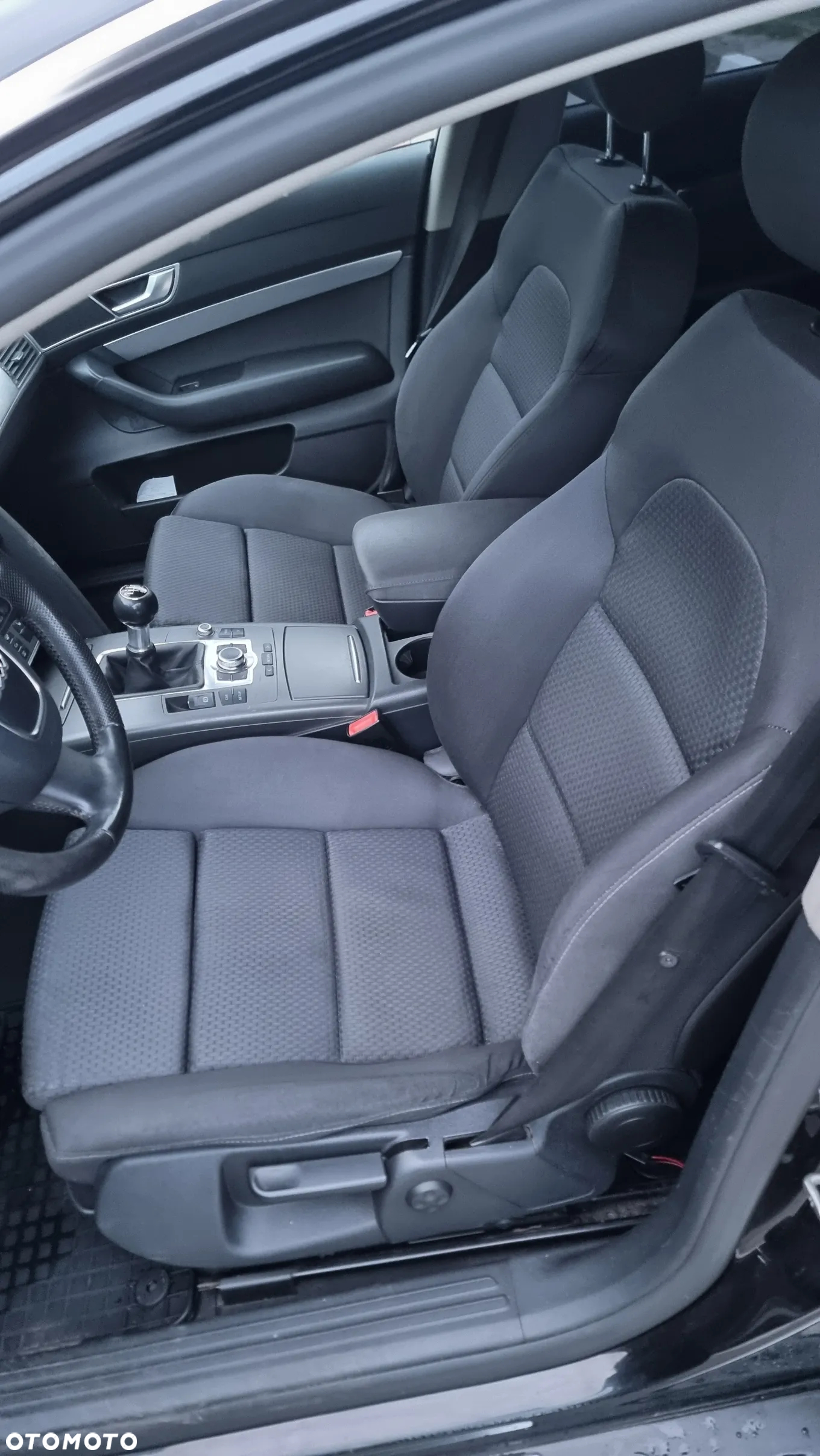 Audi A6 2.4 - 6