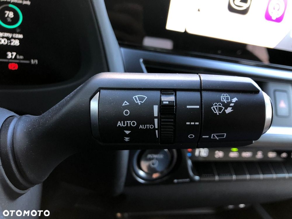 Lexus UX 300h F Sport Design - 31