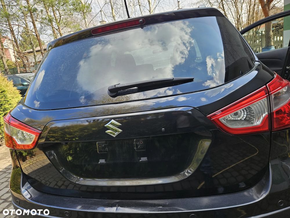 Suzuki SX4 S-Cross klapa tył tylna szyba  ZCE - 1