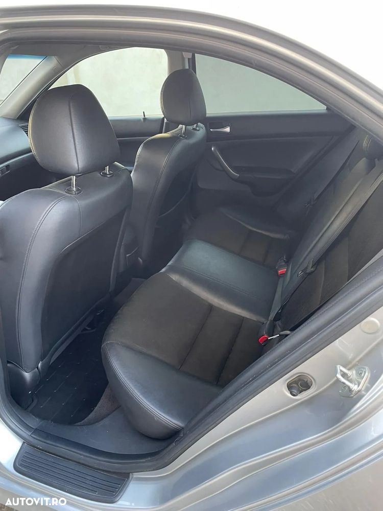 Honda Accord 2.2i-CTDi 4 Door LS - 9