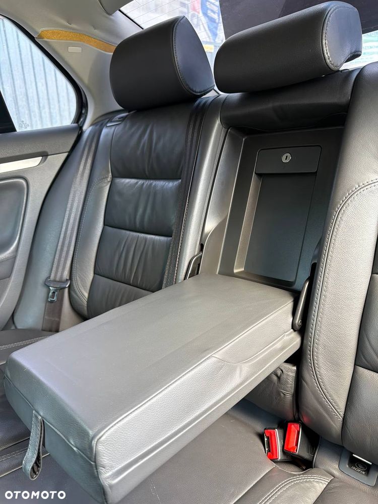 Volkswagen Jetta 2.0 FSI Comfortline - 19