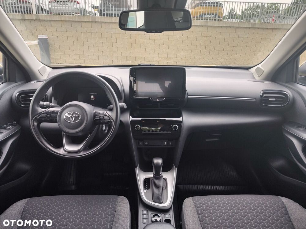Toyota Yaris Cross Hybrid 1.5 Comfort 4x4 - 12
