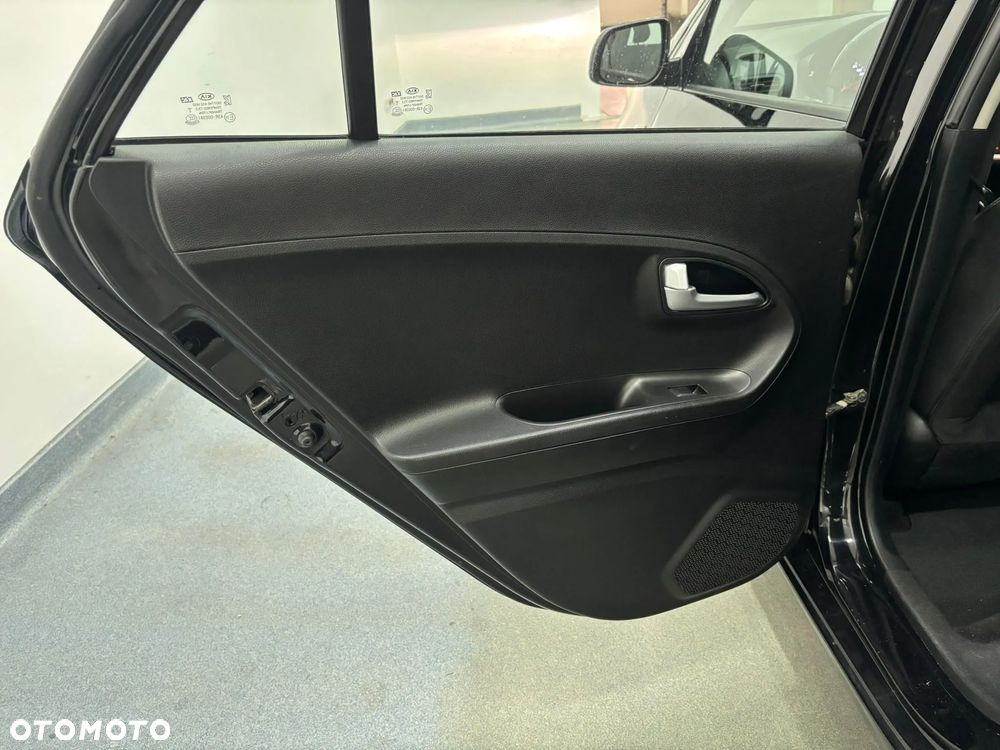 Kia Picanto 1.2 Fifa World Cup Edition - 13