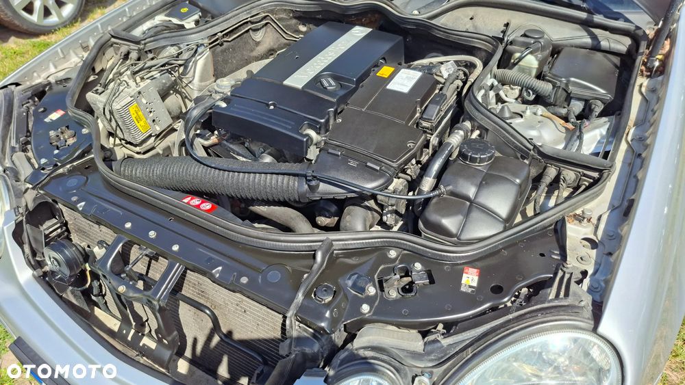 Mercedes-Benz Klasa E 200 Kompressor Automatik Avantgarde - 37