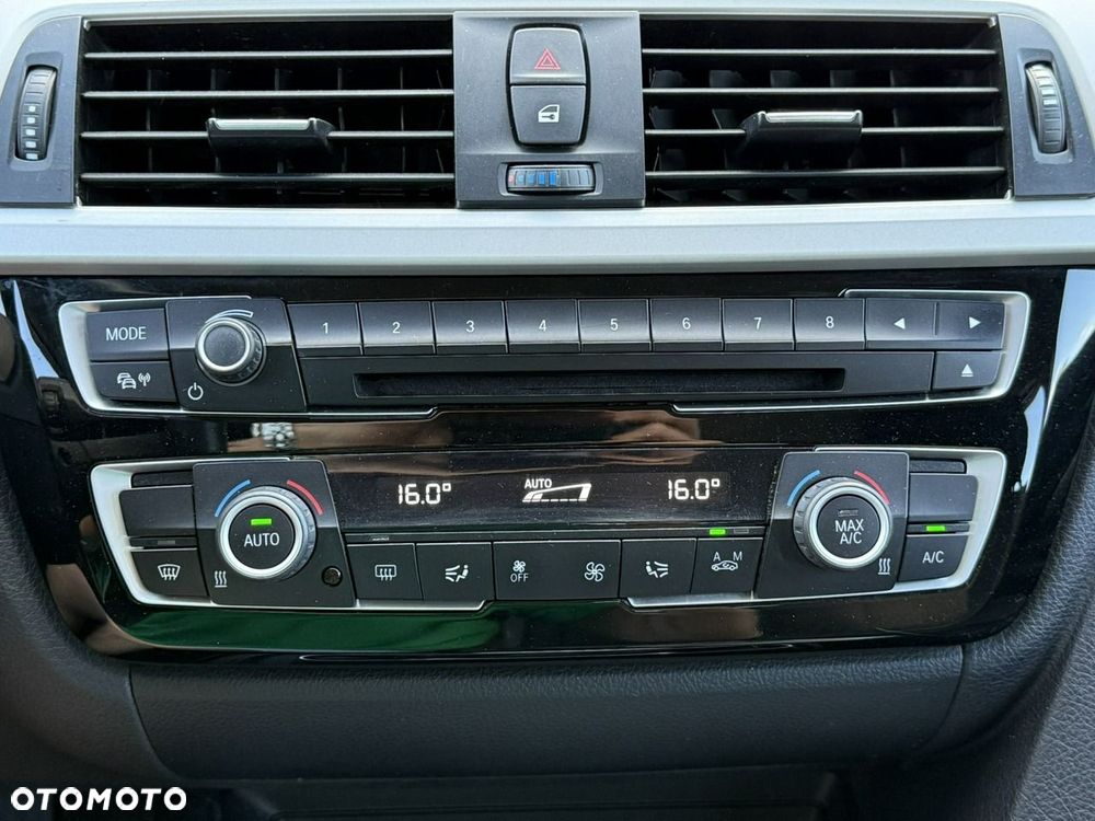 BMW Seria 3 320d - 25
