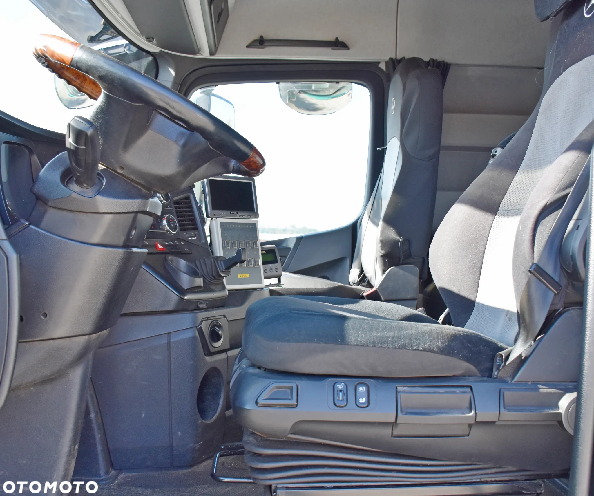 Mercedes-Benz AROCS 3363 * DO TRANSPORTU DREWNA * LOGLIFT F 251S / 6x4 - 10