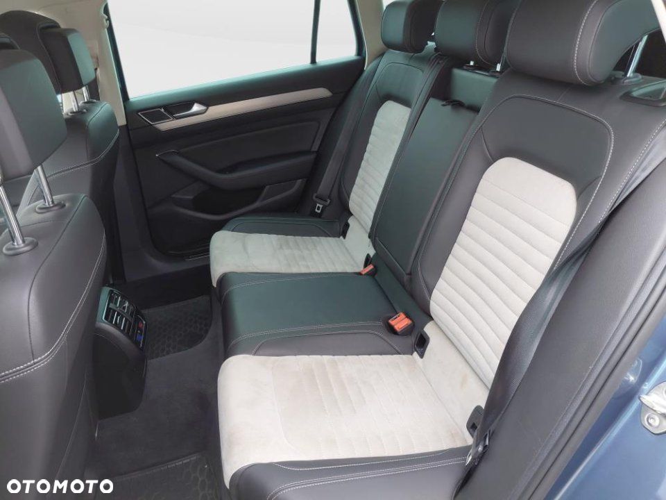 Volkswagen Passat - 13