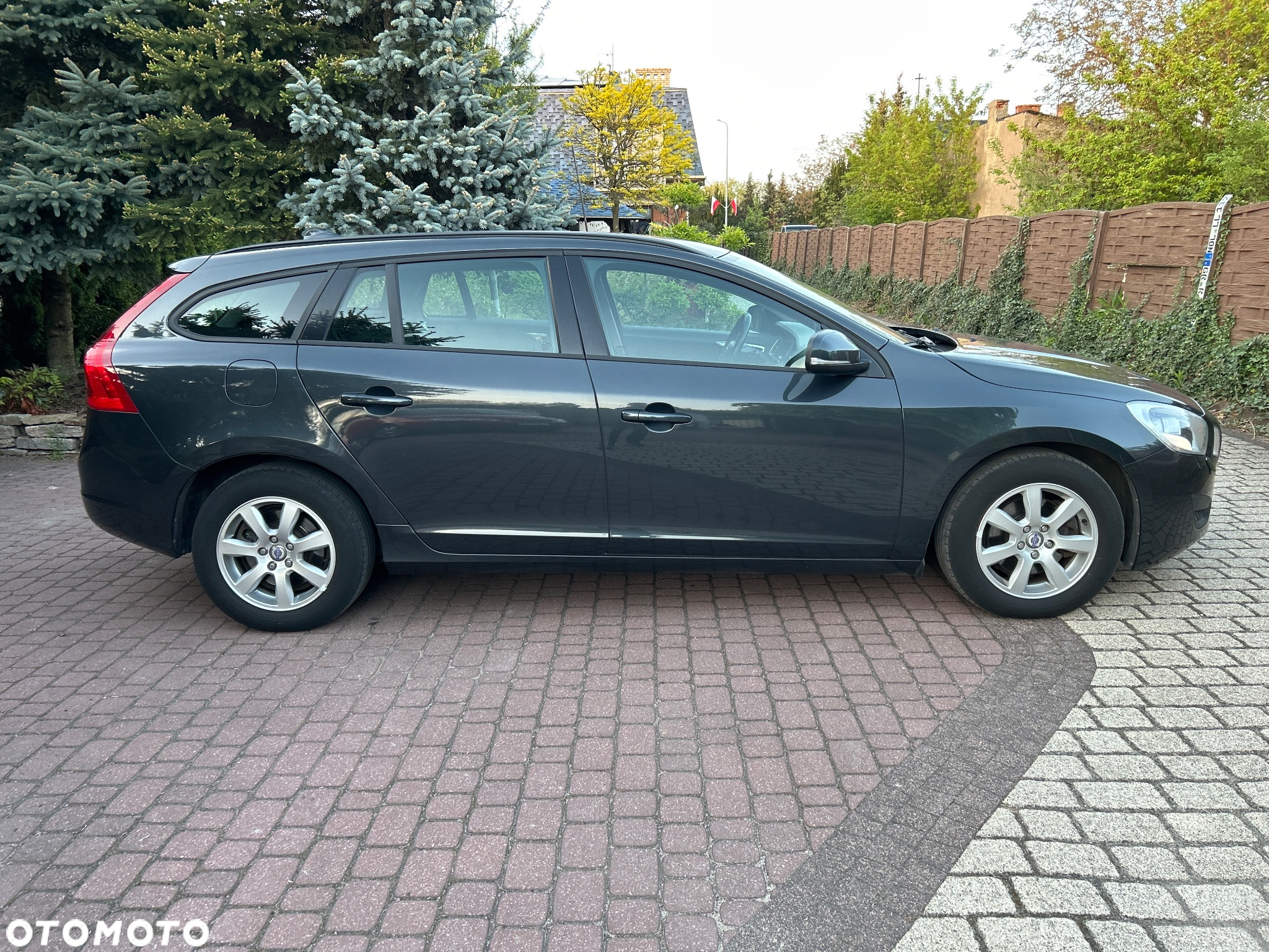Volvo V60 DRIVe - 24