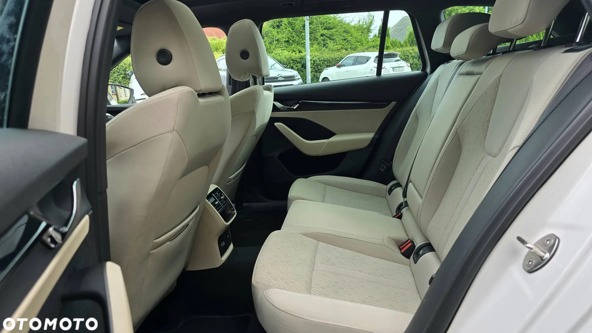 Skoda Octavia Combi 2.0 TDI DSG First Edition - 22