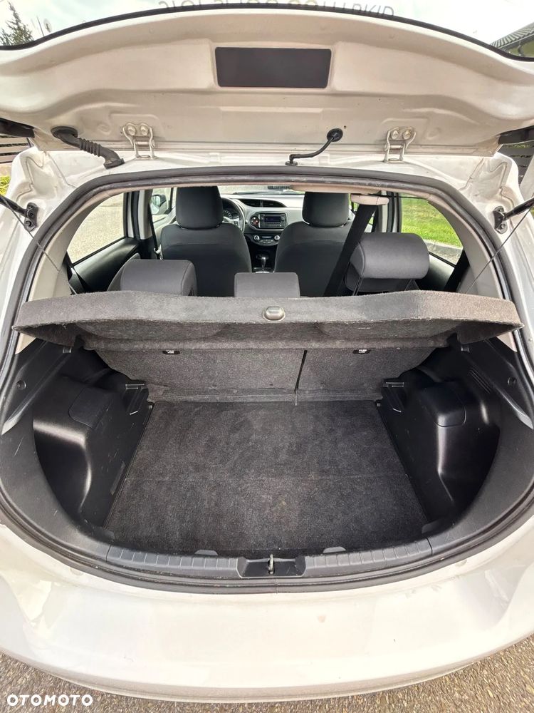 Toyota Yaris Hybrid 100 Life - 15