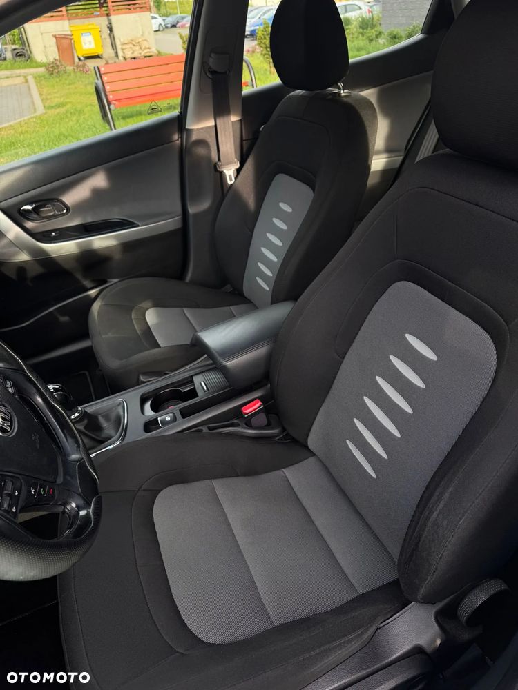 Kia Ceed 1.6 GDI L - 9