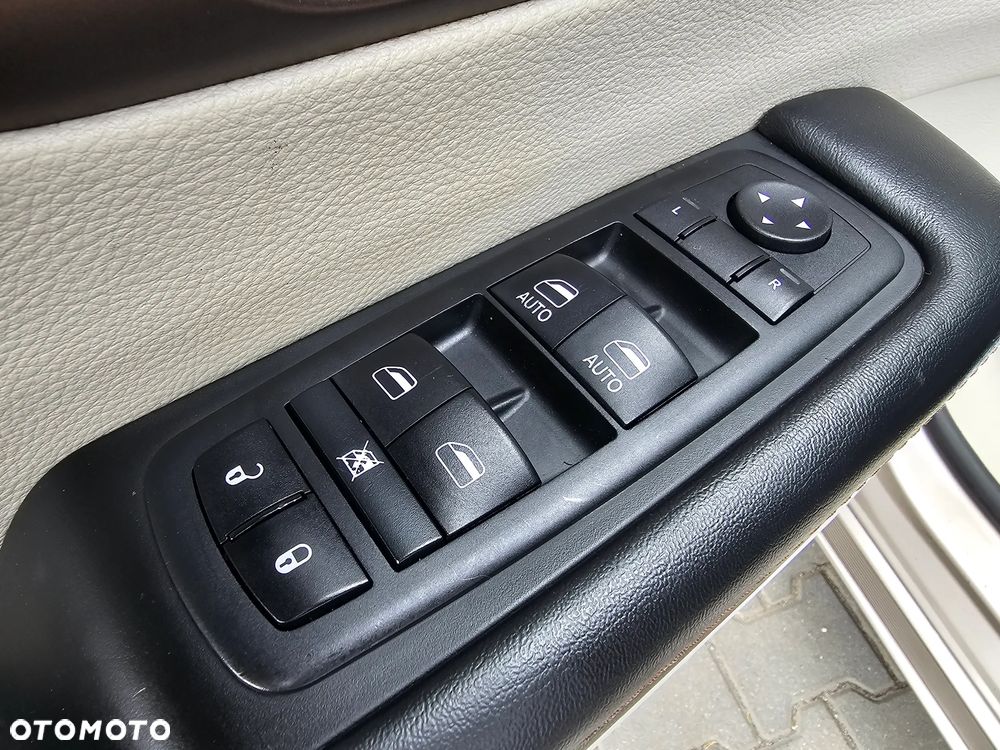 Chrysler Pacifica - 31