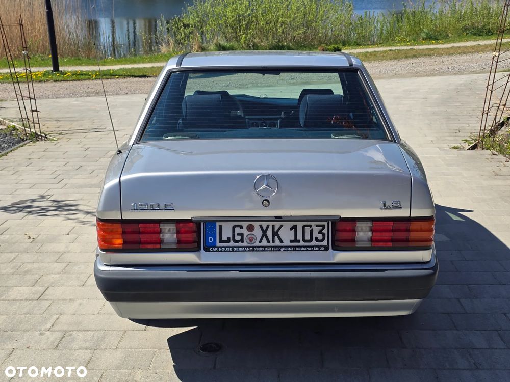 Mercedes-Benz W201 (190) - 11