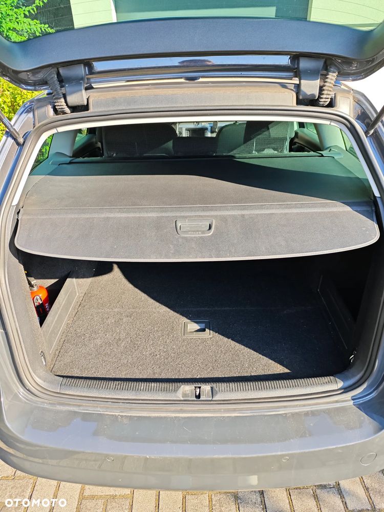 Volkswagen Passat 2.0 TDI DPF Comfortline - 9