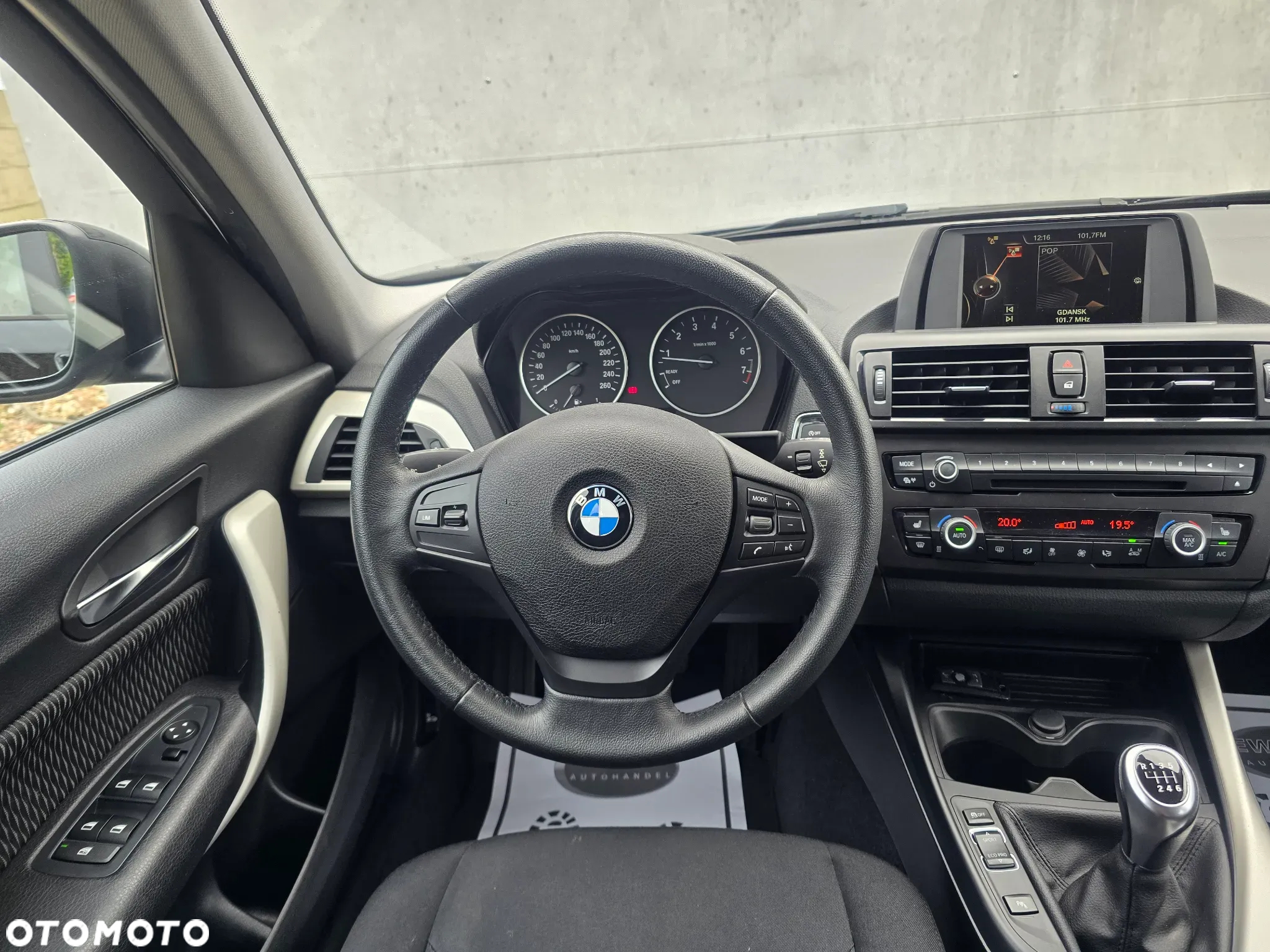 BMW Seria 1 114i Sport Line - 23