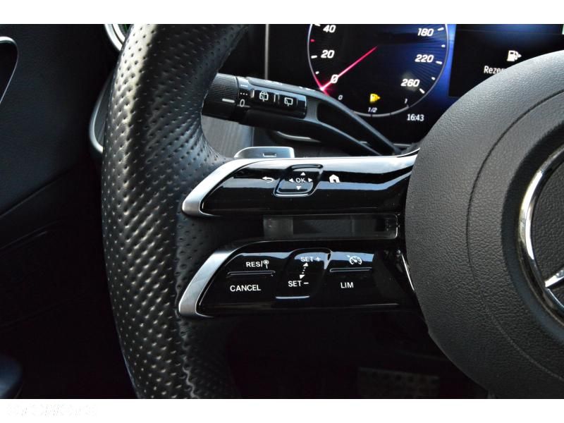 Mercedes-Benz GLC 300 e 4-Matic Avantgarde - 12