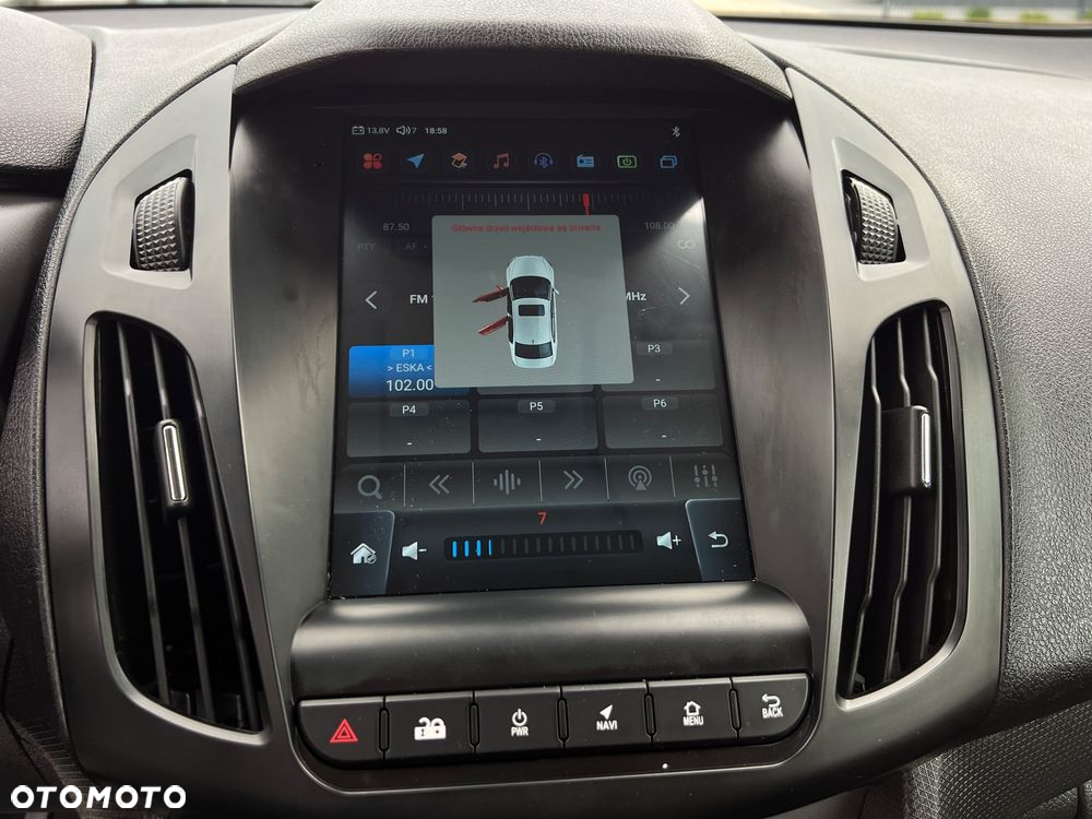 Ford Tourneo Connect Grand - 22